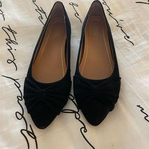 Vionic flats with large bow. Worn one time.